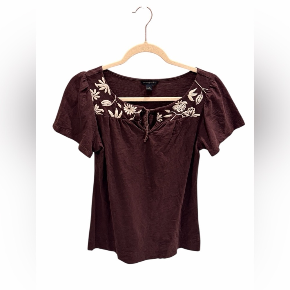 Banana Republic Embroidered Top Purple Beige Short Sleeve Size Small